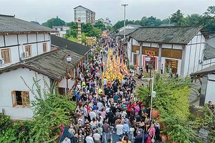 高效替补！小文斯-威廉姆斯11投6中贡献19分9板 正负值+23